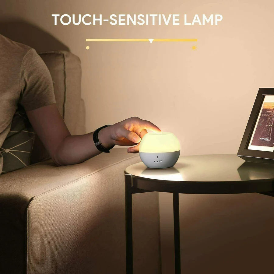 Mini Lampada Aukey LT-ST23  da Tavolo Luce Notturna Touch